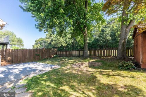 49 Pinewood Cir, Hanover PA 17331-9393 exterior