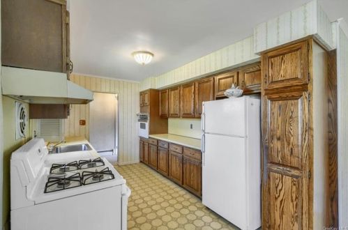 162 Drisler Ave, White Plains NY  10607-2403 exterior