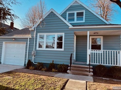 13 Falmouth Ave, Elmwood Park, NJ 07407-1641
