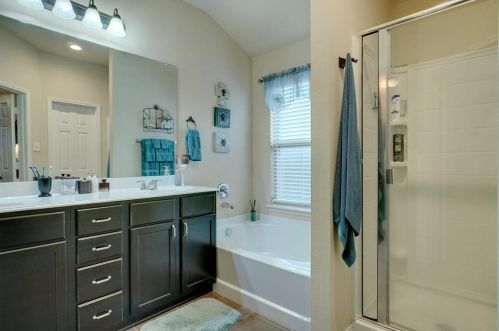 8713 Vista Royale Dr, Fort Worth TX  76108-7946 exterior