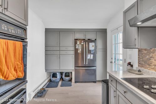 433 Lk Shr Dr, Bricktown NJ 08723-5079 exterior