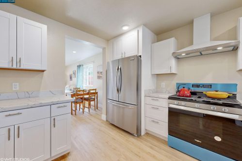 5054 Congress Ave, Oakland CA  94601-5402 exterior