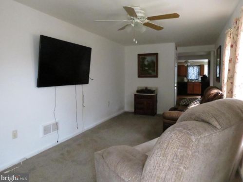 7 2nd St, Boothwyn, PA 19061-4802