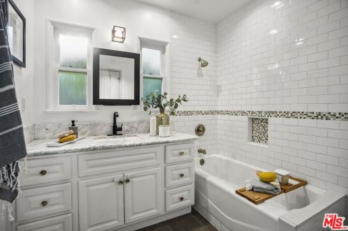 12202 Hartsook St, North Hollywood CA  91601-3961 exterior
