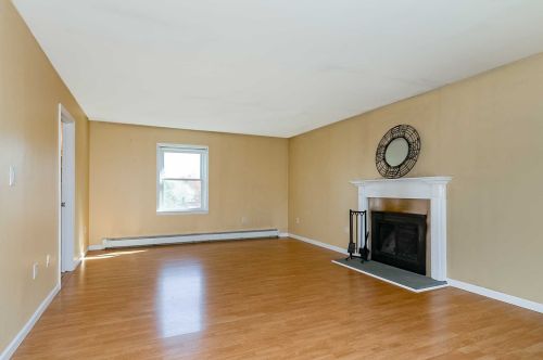17 Liberty Dr, Rock Tavern NY  12575-5247 exterior