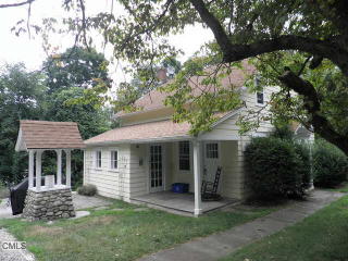37 Saint Marys Ln, Norwalk, CT 06851-2225