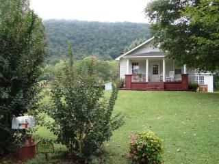 730 Tollett Cemetery Rd, Pikeville, TN 37367-3236