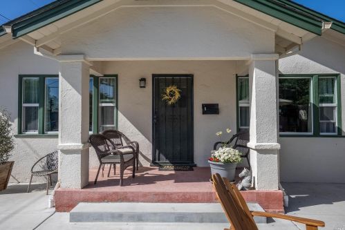 601 Mcconnell Ave, Santa Rosa, CA 95404-2803