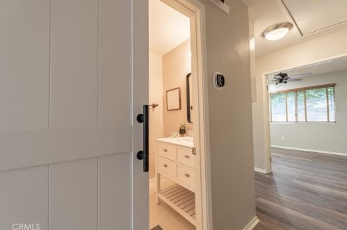 23128 Calvello Dr, Santa Clarita CA  91354-1360 exterior