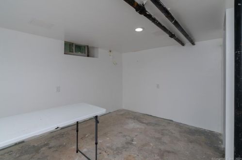 87 Briar Cliff Ave, Waterbury CT  06708-2901 exterior