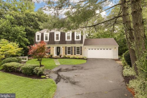 7210 Joshua Tree Ln, Springfield, VA 22152-3610