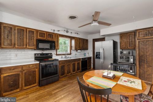 2409 Little River Rd, Haymarket VA  20169-1205 exterior