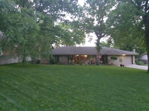 7203 32nd St, Bethany, OK 73008-3803