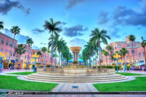 9370 8th St, Boca Raton FL  33428-6824 exterior