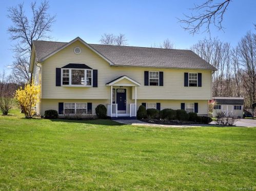 5 Quarry Rd, Camp Bell Hall, NY 10916-2801