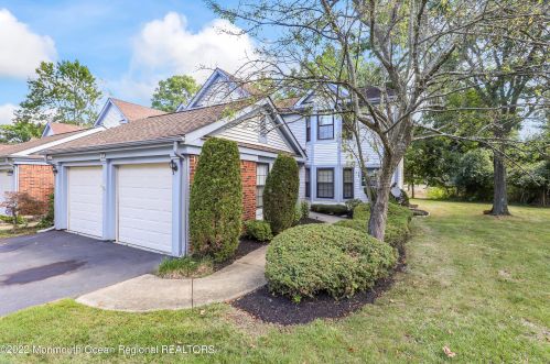 7 Old Orchard Ln, Tinton Falls, NJ 07712-2569