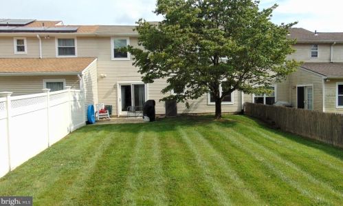 174 Stratton Ln, Mount Laurel, NJ 08054-3301