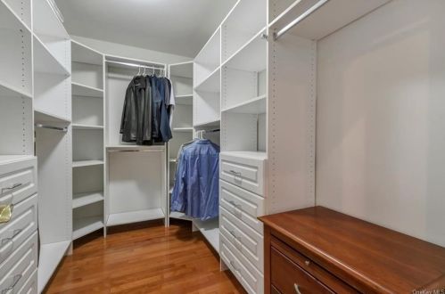 40 Briarbrook Dr, Briarcliff NY  10510-2075 exterior