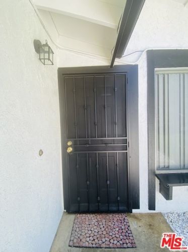 814 Lightcap St, Lancaster CA 93535-2720 exterior