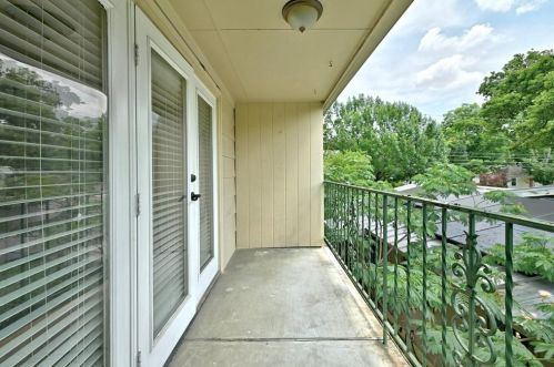 1407 39th 1/2 St, Austin TX  78756-3932 exterior