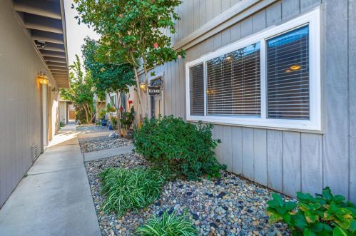 7434 Ranch Ave, Citrus Heights CA  95610-7462 exterior