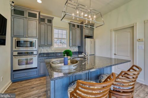 40280 Spectacular Bid Pl, Leesburg VA  20176-7173 exterior