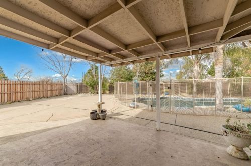 6961 Calvin Dr, Citrus Heights CA  95621-2858 exterior