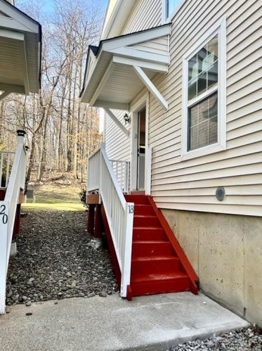 18 Jordan Ln, Middletown NY  10940-1604 exterior