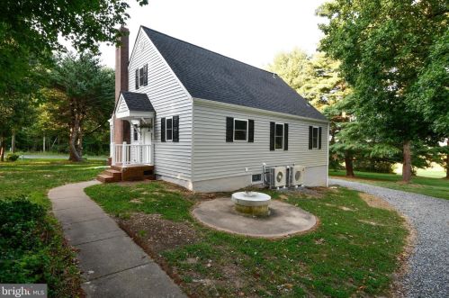 241 Forest Lane Rd, Fredericksburg VA  22405-3182 exterior