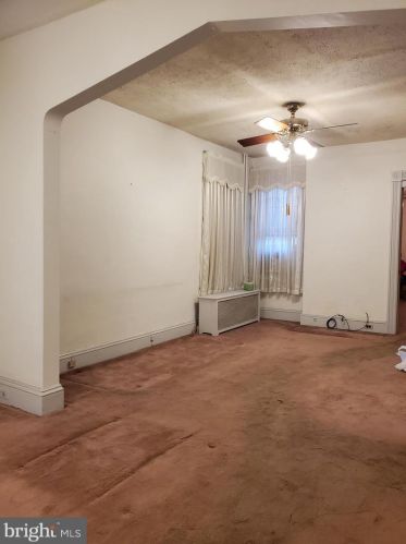 111 Division St, Trenton, NJ 08611-1015