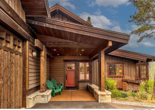 11082 Meek Ct, Truckee CA  96161-2979 exterior