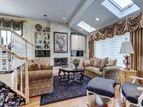 2563 Ocean Ave, North Bellmore NY  11710-3830 exterior