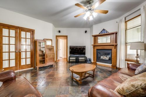 1310 Avenue C, Denton, TX 76205-6922
