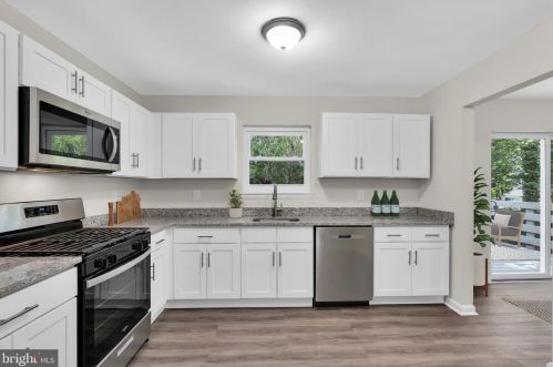 1802 Lakeshore Dr, Browns Mills NJ  08015-1364 exterior