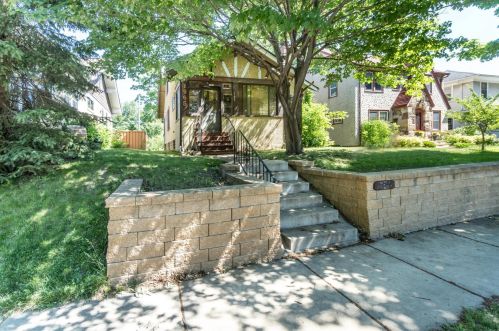 1965 Berkeley Ave, Saint Paul, MN 55105-1633