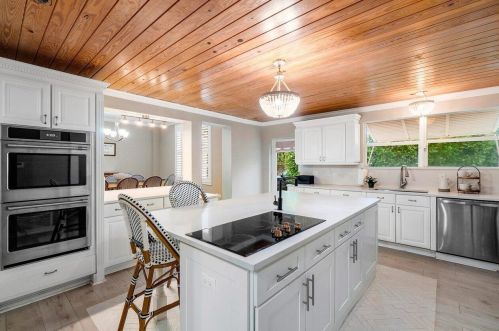 6260 Ocean Blvd, Boynton Beach FL  33435-5212 exterior