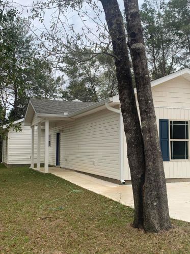 650 Cypress Ave, Defuniak Springs, FL 32433-7540