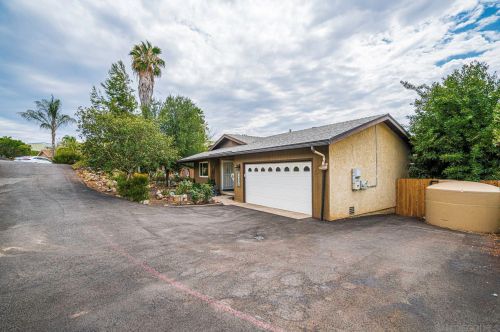8454 Vista Del Cajon Pl, Lakeside CA  92040-5521 exterior