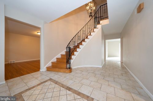 715 Ashbourne Rd, Cheltenham, PA 19012-1103