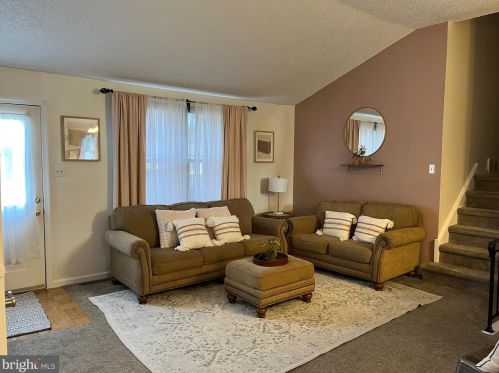 273 Somerset Rd, West Deptford, NJ 08096-6068