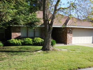671 Rivergate Way, Sacramento CA  95831-3346 exterior