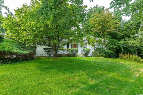 14 Cypress Ave, Great Neck NY  11024-2004 exterior