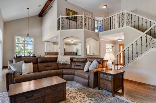 790 Royal Troon Ct, Oconomowoc, WI 53066-4620