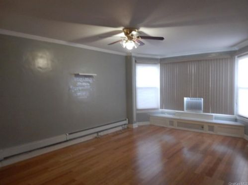 34 Hartley Ave, Mount Vernon NY  10550-1124 exterior