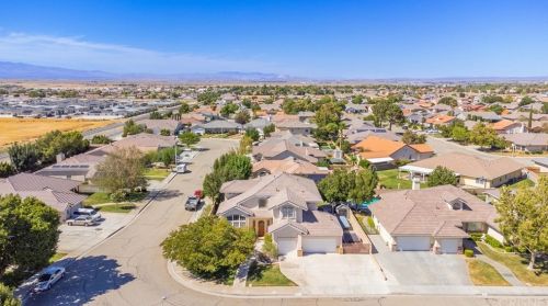 3839 Spice St, Lancaster, CA 93536-6336