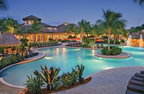 6501 Caldecott Dr, Naples FL  34113-3196 exterior