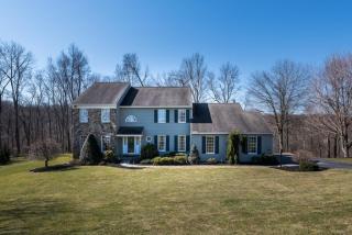 38 Fox Hollow Rd, Downingtown, PA 19335-1890