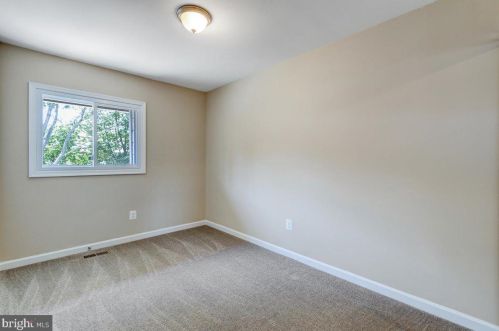 601 Clearwater Ct, Herndon VA  20170-4125 exterior