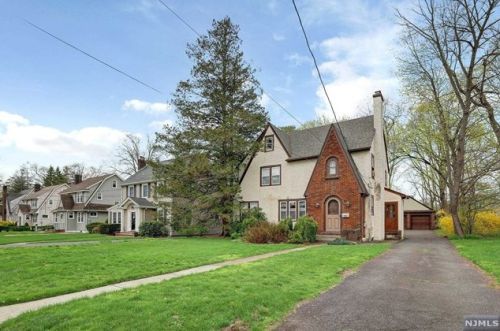 342 Van Dien Ave, Ridgewood, NJ 07450-2729