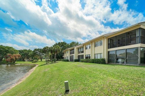 36 Eastgate Dr, Boynton Beach FL  33436-6801 exterior